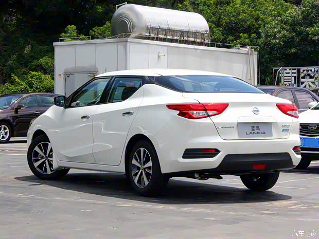 东风日产 LANNIA 蓝鸟 2018款 1.6L CVT炫酷潮音版