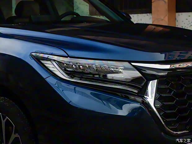 東風(fēng)本田 本田UR-V 2023款 370TURBO 四驅(qū)尊享版