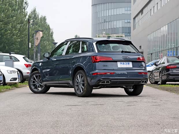 一汽奥迪 奥迪Q5L 2023款 40T 豪华动感型 一汽奥迪 奥迪Q5L 2023款 40T 豪华动感型