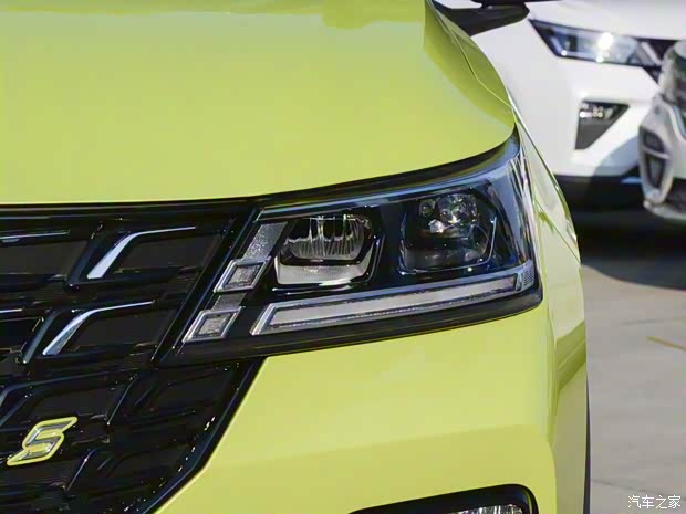 上汽通用五菱 五菱星馳 2022款 1.5T CVT基本型