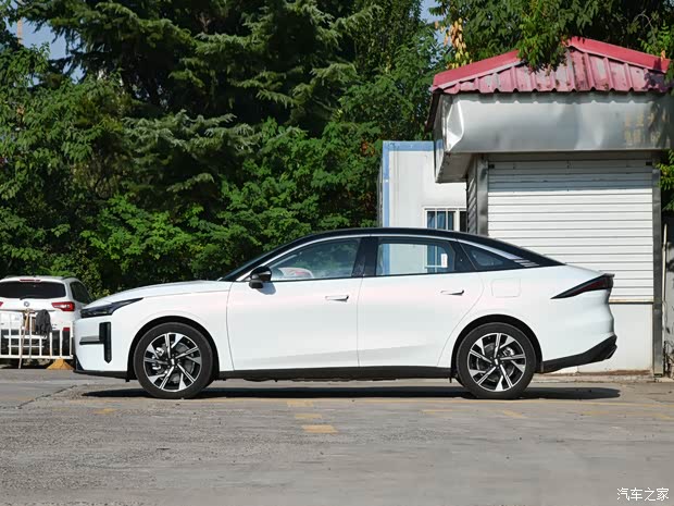 吉利汽车 银河L6 2023款 125km 星舰 吉利汽车 银河L6 2023款 125km 星舰