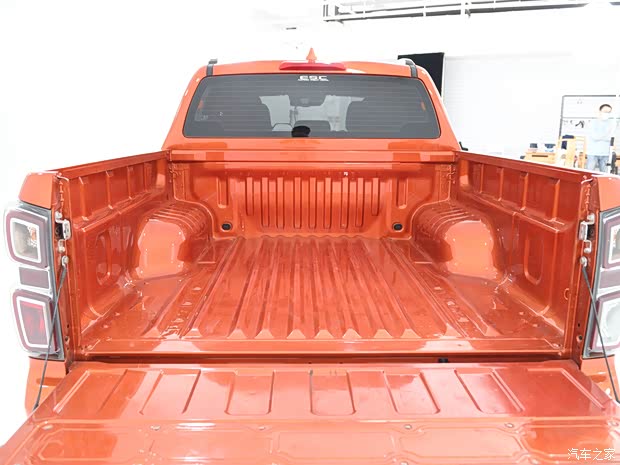 江西五十铃 D-MAX 2023款  1.9T自动四驱柴油V-CROSS高配RZ4E