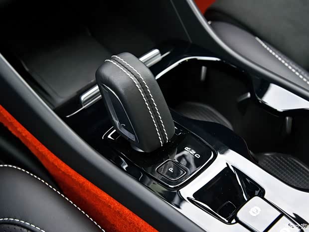 沃尔沃亚太 沃尔沃XC40 2020款 T5 四驱智雅运动版