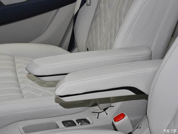 上汽通用五菱 五菱凱捷 2023款 混動(dòng)鉑金版