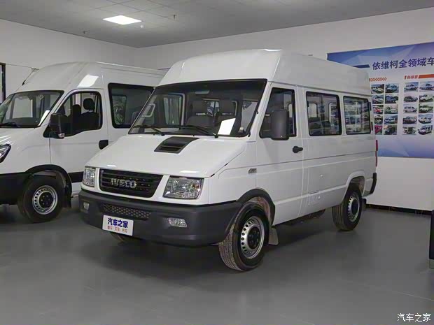 南京依維柯 依維柯得意 2021款 2.5T A35 M1客車5-9座短軸低頂單胎手動(dòng)門