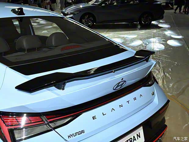 现代N 伊兰特Elantra N 2023款 2.0T N 现代N 伊兰特Elantra N 2023款 2.0T N