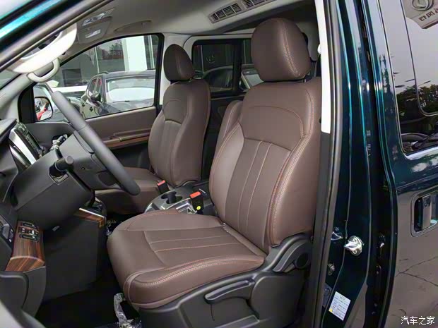 东风风行 菱智PLUS 2021款 旅行版