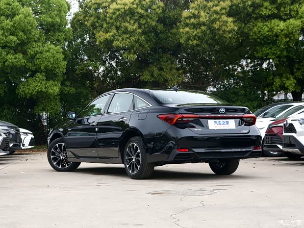 一汽丰田 亚洲龙 2023款 双擎 2.5L 豪华版