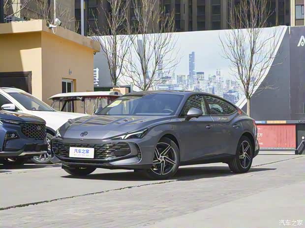 上汽集團 MG7 2023款 1.5T DCT至美豪華版