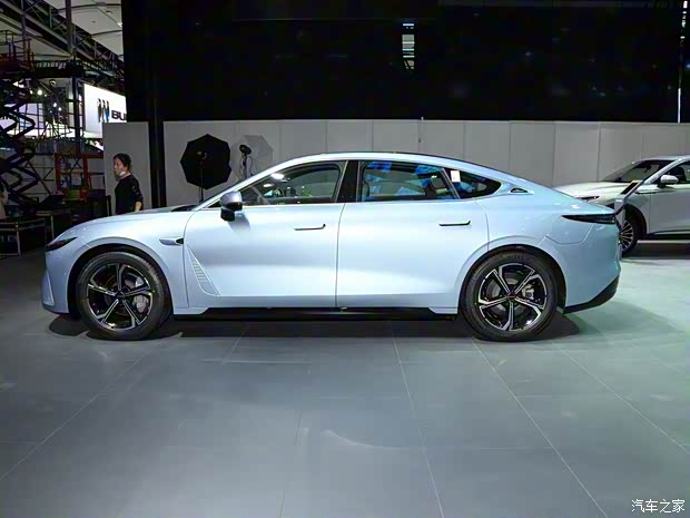 星途 星紀(jì)元 ES 2023款 Plus版