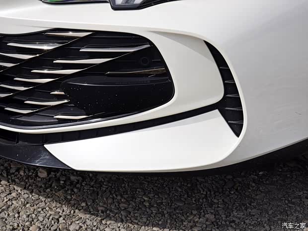 上汽集团 MG7 2023款 2.0T Trophy+激擎耀世版 上汽集团 MG7 2023款 2.0T Trophy+激擎耀世版