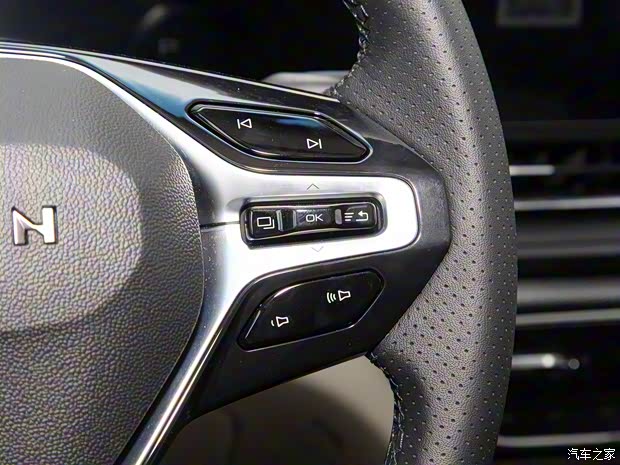 上汽通用五菱 新寶駿RS-7 2020款 基本型