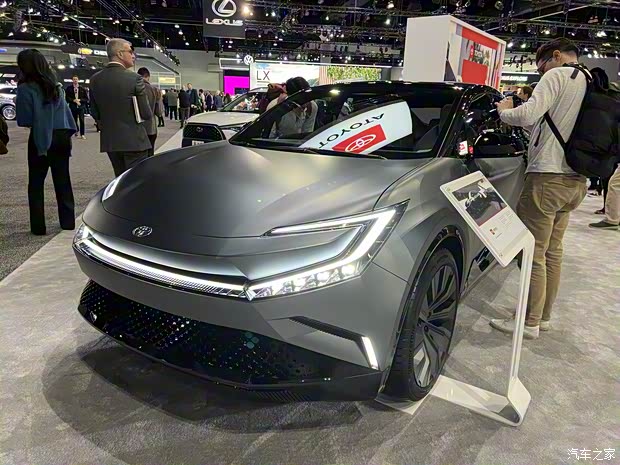 豐田(進(jìn)口) bZ Compact SUV 2022款 基本型 豐田(進(jìn)口) bZ Compact SUV 2022款 基本型