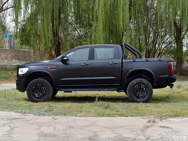 中兴汽车 中兴1986 2023款 2.3T猎装版手动柴油四驱豪华型大双 中兴汽车 中兴1986 2023款 2.3T猎装版手动柴油四驱豪华型大双