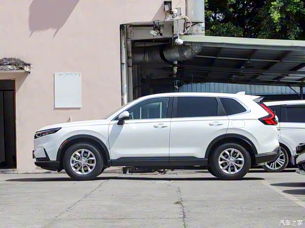 东风本田 本田CR-V 2023款 240TURBO 两驱锋尚7座版 东风本田 本田CR-V 2023款 240TURBO 两驱锋尚7座版