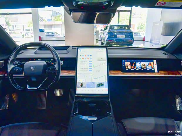 合众汽车 哪吒S 2022款 增程版 1160km 后驱大版 合众汽车 哪吒S 2022款 增程版 1160km 后驱大版