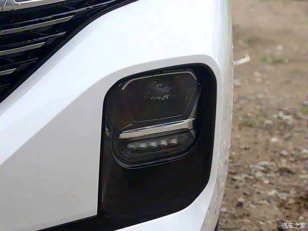 上汽通用五菱 新宝骏RC-5 2020款 1.5T 中配版