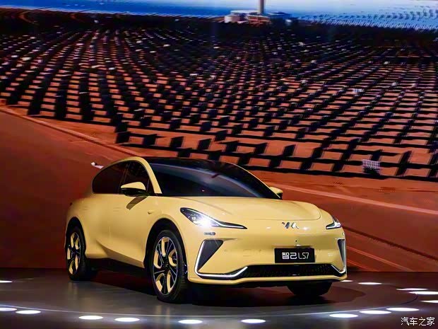 智己汽車(chē) 智己LS7 2023款 100kWh Pro四驅(qū)版