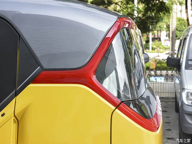 上汽通用五菱 五菱NanoEV 2021款 高配版