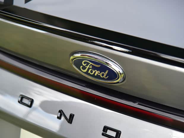 長(zhǎng)安福特 蒙迪歐 2022款 EcoBoost 245 科技旗艦版 長(zhǎng)安福特 蒙迪歐 2022款 EcoBoost 245 科技旗艦版