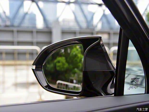 上汽集團 榮威RX5 MAX 2022款 300TGI 基本型