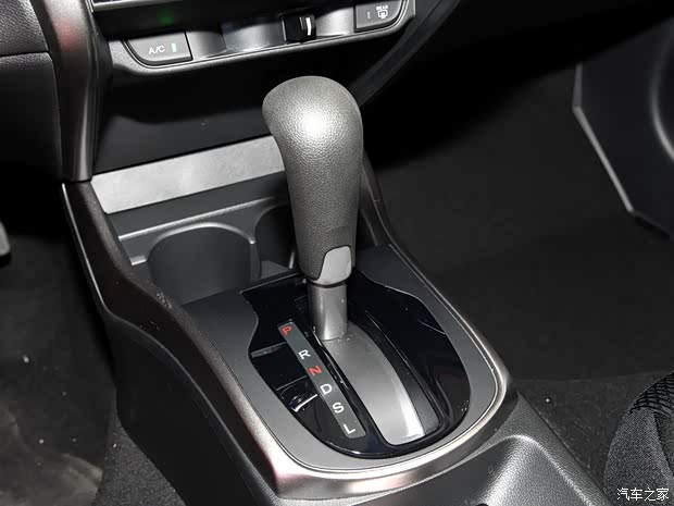 广汽本田 锋范 2018款 1.5L CVT基本型