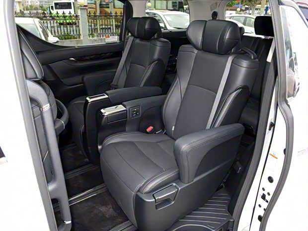 丰田(进口) 威尔法 2019款 双擎 2.5L HV豪华版