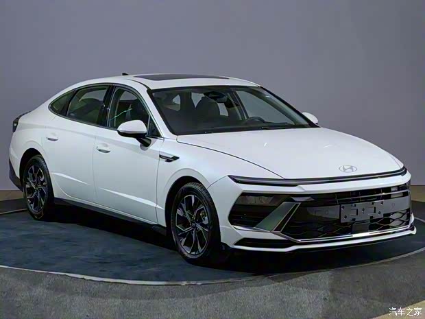 北京現(xiàn)代 索納塔 2024款 1.5T 低配版