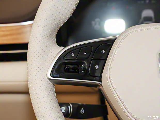 賽力斯汽車 問界M7 2024款 1.5T 智駕四驅(qū)Plus版 5座