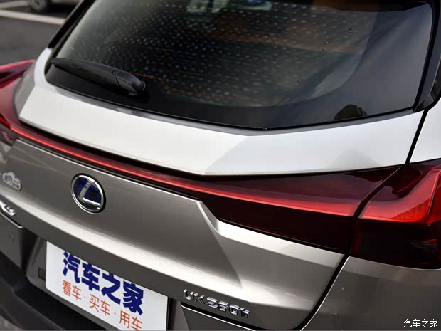 雷克萨斯 雷克萨斯UX 2019款 260h 探·趣版 国V