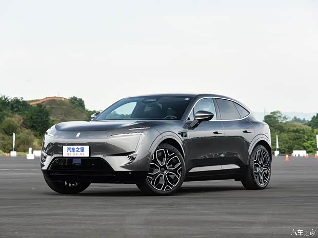 阿維塔科技 阿維塔11 2022款 長續(xù)航雙電機(jī)版