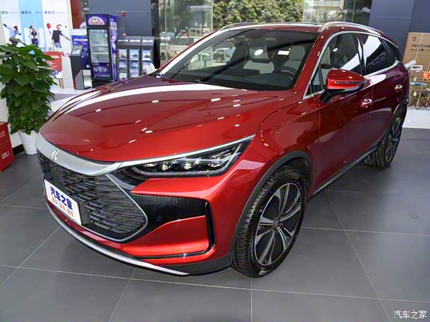 比亚迪 唐新能源 2022款 DM-p 215KM 四驱旗舰型