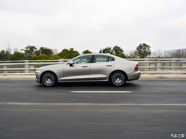 沃爾沃亞太 沃爾沃S60 2020款 T4 智遠(yuǎn)豪華版