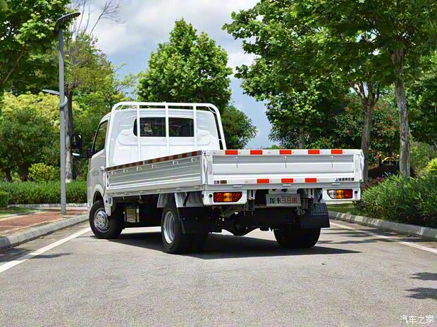 上汽通用五菱 五菱龍卡 2023款 2.0L 舒適型 上汽通用五菱 五菱龍卡 2023款 2.0L 舒適型