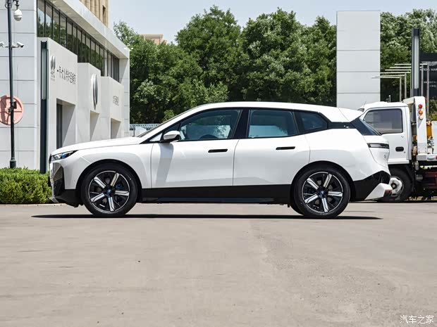 宝马(进口) 宝马iX 2023款 xDrive40