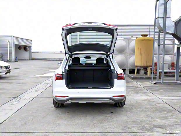 奥迪(进口) 奥迪A6(进口) 2020款 Allroad 探索家 55 TFSI 尊享越野型