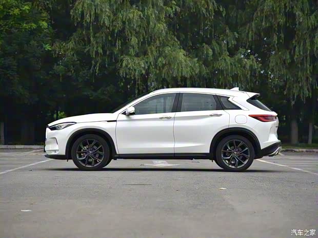 东风英菲尼迪 英菲尼迪QX50 2018款 2.0T 四驱旗舰版