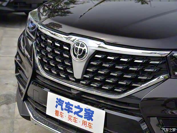 华晨中华 中华V7 2019款 300T 自动豪华型 7座 华晨中华 中华V7 2019款 300T 自动豪华型 7座