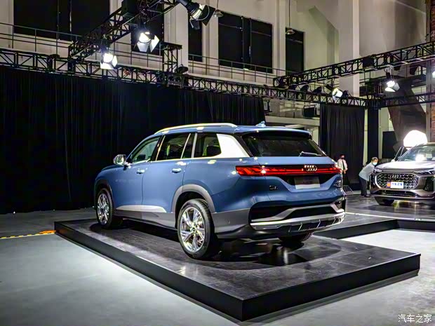 上汽奥迪 奥迪Q6 2022款 45 TFSI quattro 齐云型 羽林套装 7座 上汽奥迪 奥迪Q6 2022款 45 TFSI quattro 齐云型 羽林套装 7座