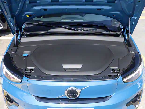 沃爾沃亞太 沃爾沃C40 2022款 四驅(qū)高性能版 PRO