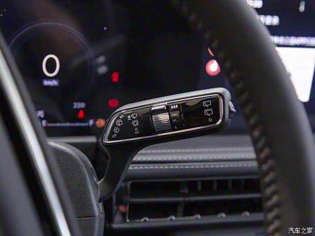 长安林肯 冒险家 2023款 2.0T 四驱尊雅版