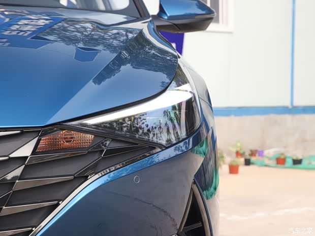 北京现代 伊兰特 2021款 1.5L LUX尊贵版