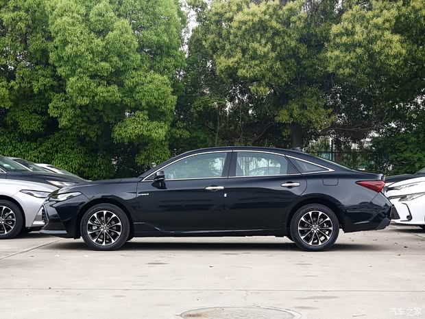 一汽丰田 亚洲龙 2023款 双擎 2.5L 豪华版