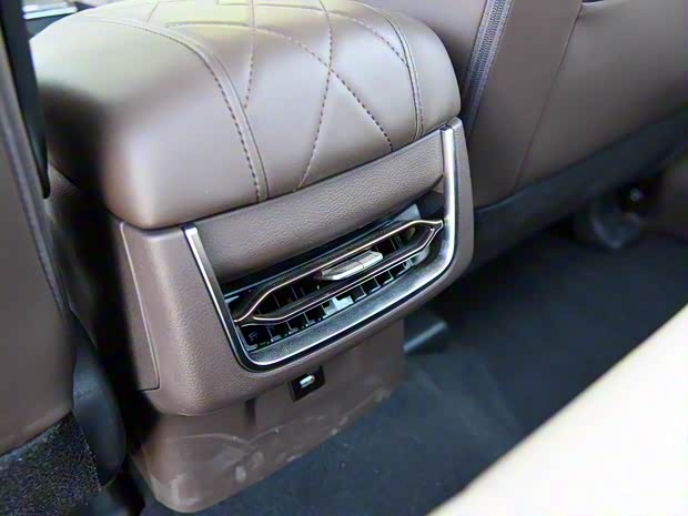 郑州日产 锐骐7 2022款 2.3T自动四驱柴油旗舰型M9T