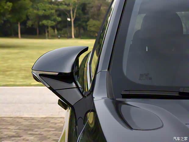 上汽集团 荣威RX5 MAX 2022款 300TGI 自动有为旗舰版