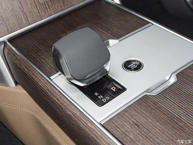 路虎(進(jìn)口) 攬勝 2024款 3.0 L6 400PS 典范加長(zhǎng)版