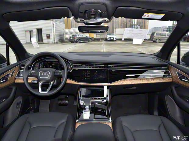 奧迪(進(jìn)口) 奧迪Q7 2022款 55 TFSI quattro S line冰雪運(yùn)動(dòng)版