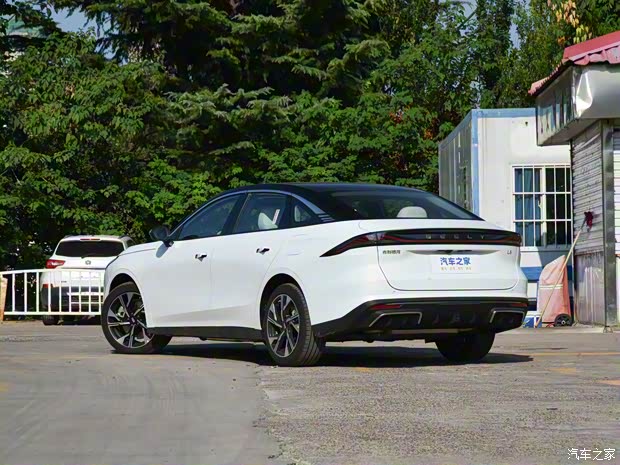 吉利汽车 银河L6 2023款 125km 星舰 吉利汽车 银河L6 2023款 125km 星舰