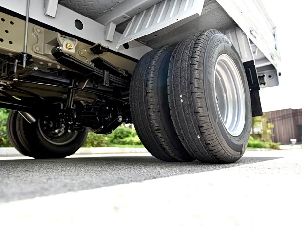 上汽通用五菱 五菱龍卡 2023款 2.0L 舒適型 上汽通用五菱 五菱龍卡 2023款 2.0L 舒適型