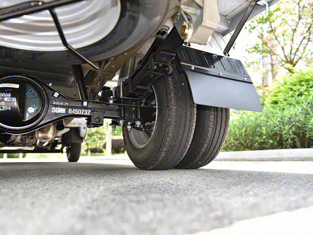 上汽通用五菱 五菱龍卡 2023款 2.0L 舒適型 上汽通用五菱 五菱龍卡 2023款 2.0L 舒適型